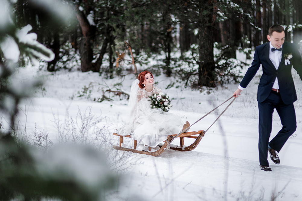 Un mariage en hiver est plus économique en plus d’être tout à fait féérique. Oserez-vous vous marier sous la neige ?